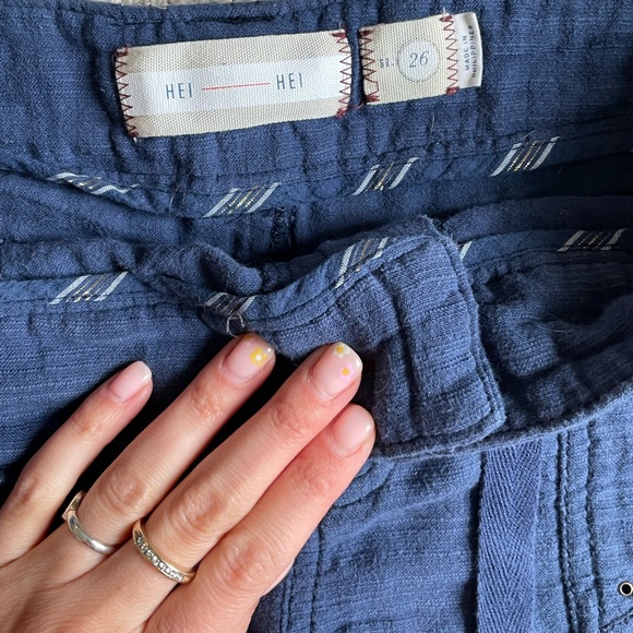 Anthropologie // Hei Hei Embroidered Shorts - Picture 5 of 6